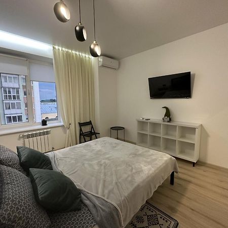 Soborna Apartment Ровно Экстерьер фото