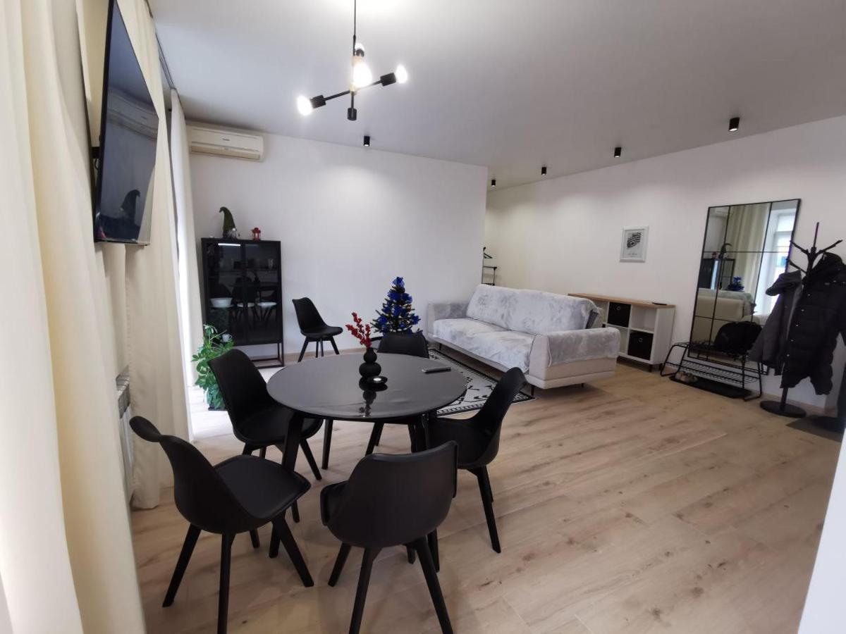 Soborna Apartment Ровно Экстерьер фото