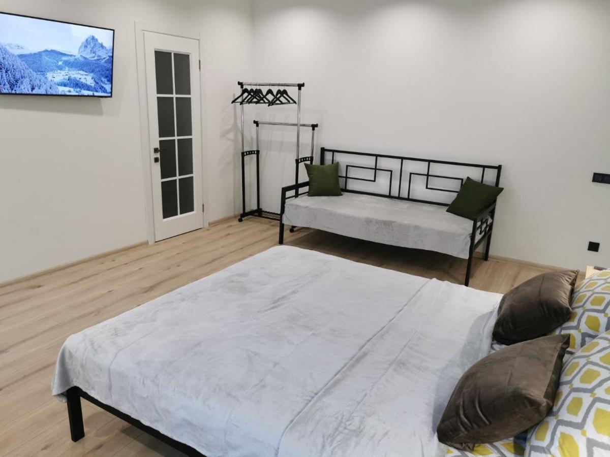Soborna Apartment Ровно Экстерьер фото