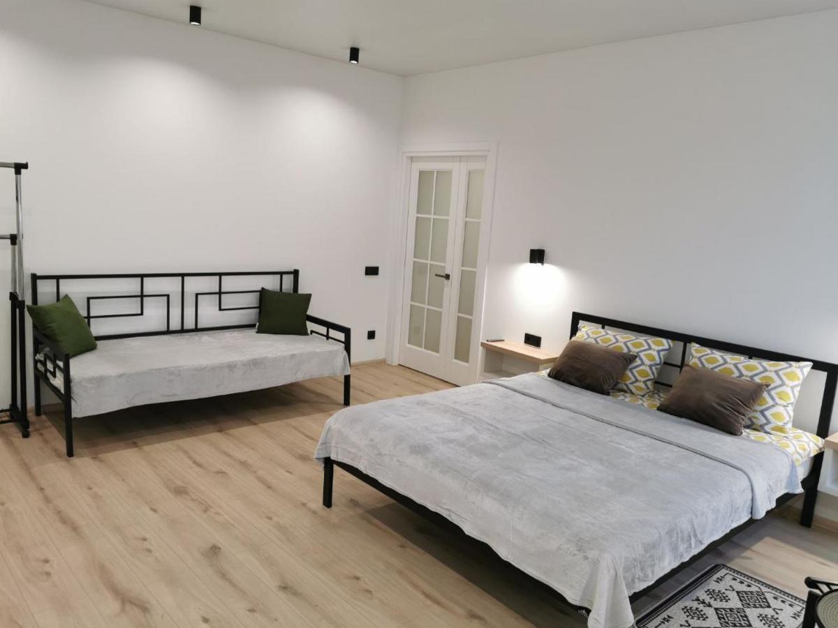 Soborna Apartment Ровно Экстерьер фото