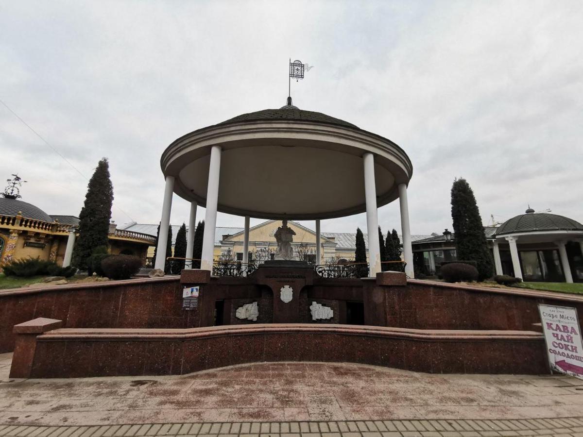 Soborna Apartment Ровно Экстерьер фото