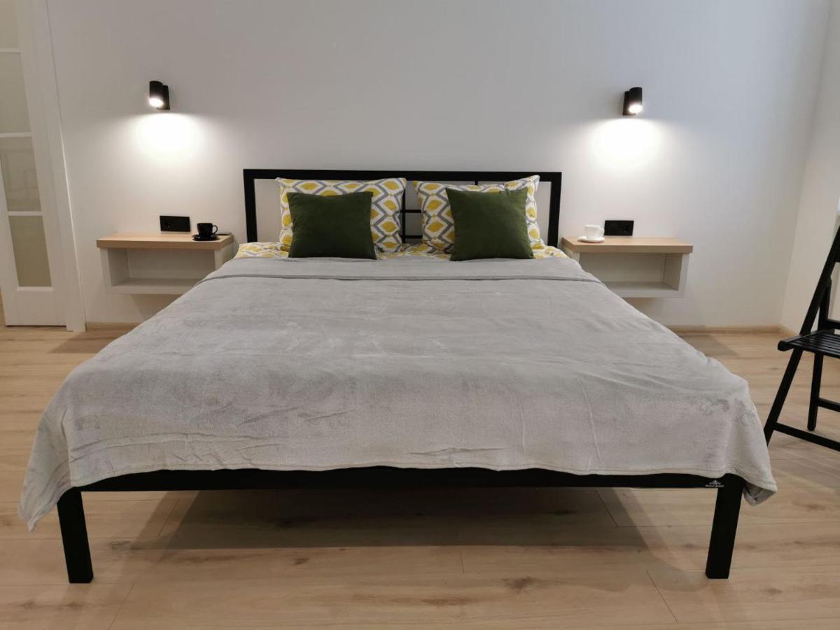 Soborna Apartment Ровно Экстерьер фото