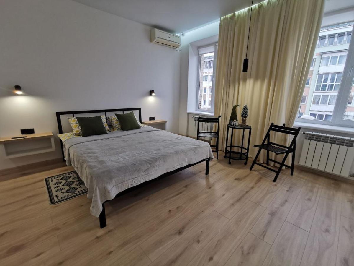 Soborna Apartment Ровно Экстерьер фото