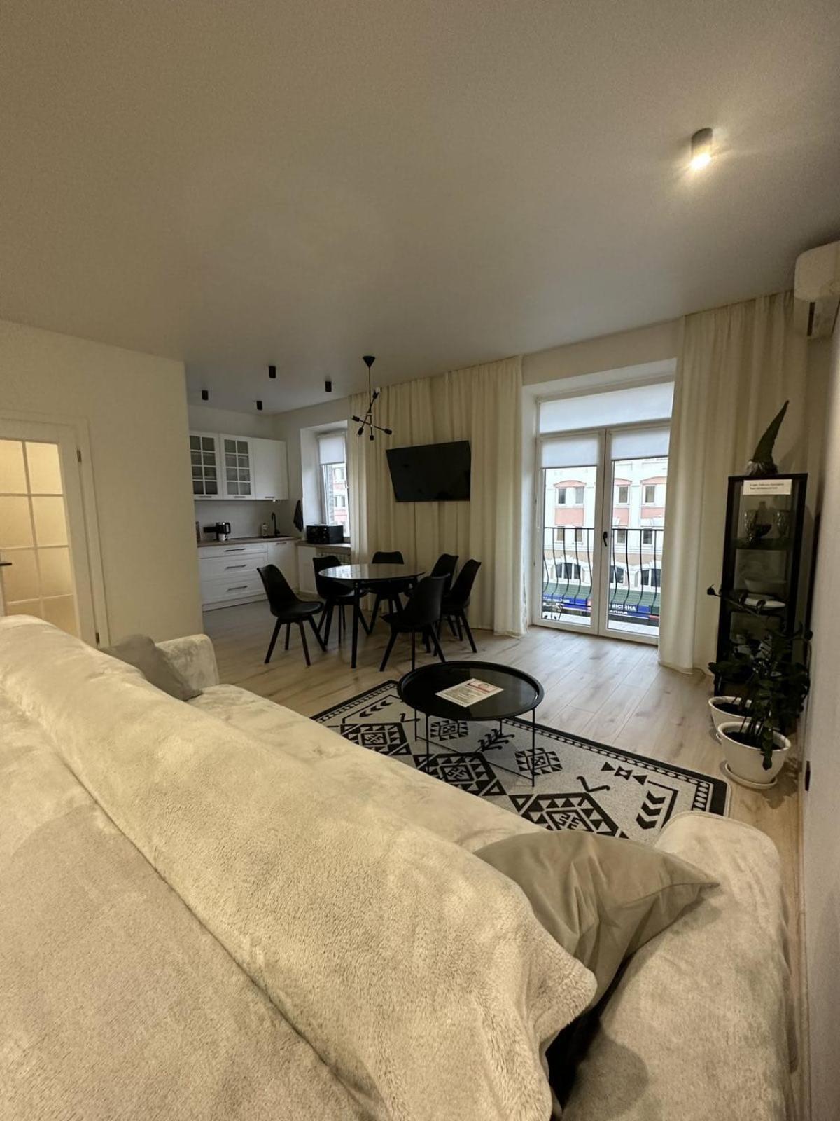 Soborna Apartment Ровно Экстерьер фото