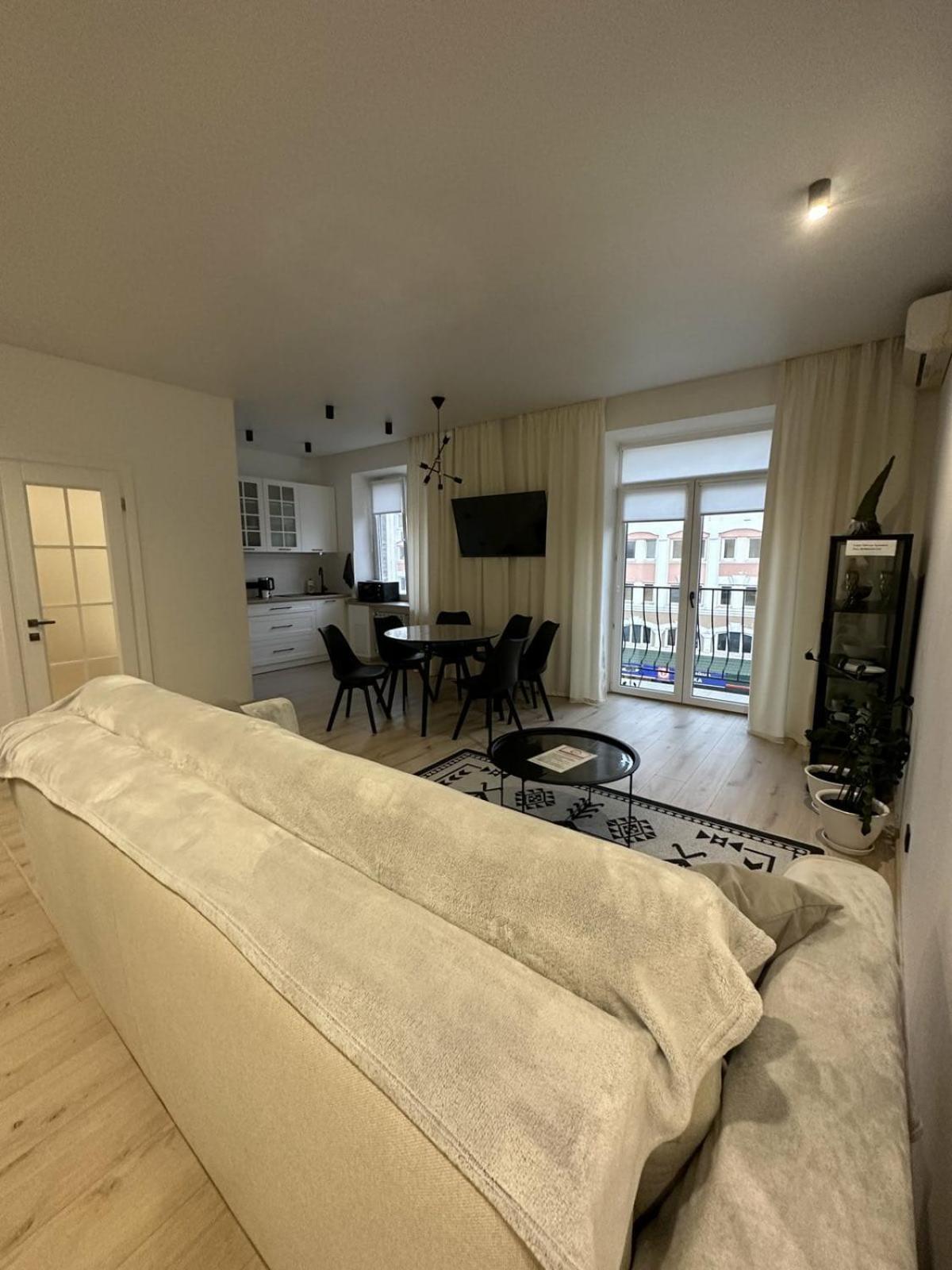 Soborna Apartment Ровно Экстерьер фото