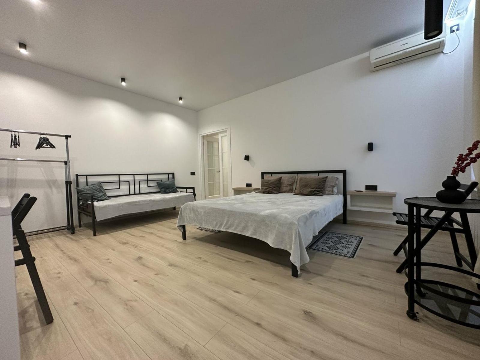 Soborna Apartment Ровно Экстерьер фото