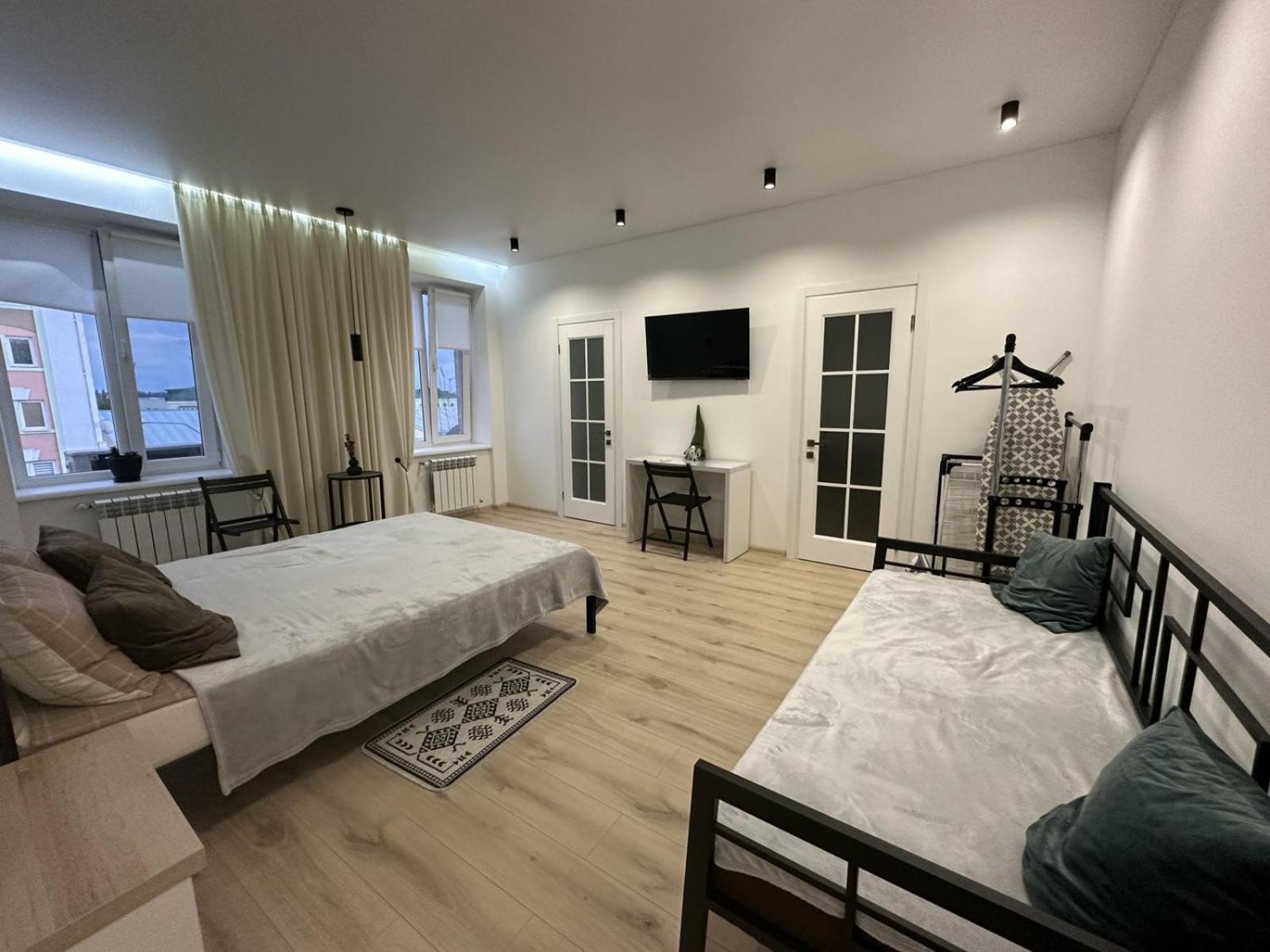 Soborna Apartment Ровно Экстерьер фото