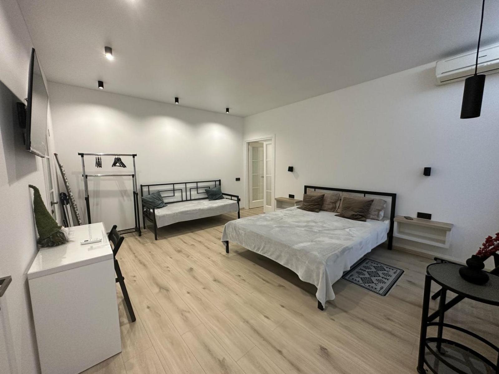 Soborna Apartment Ровно Экстерьер фото