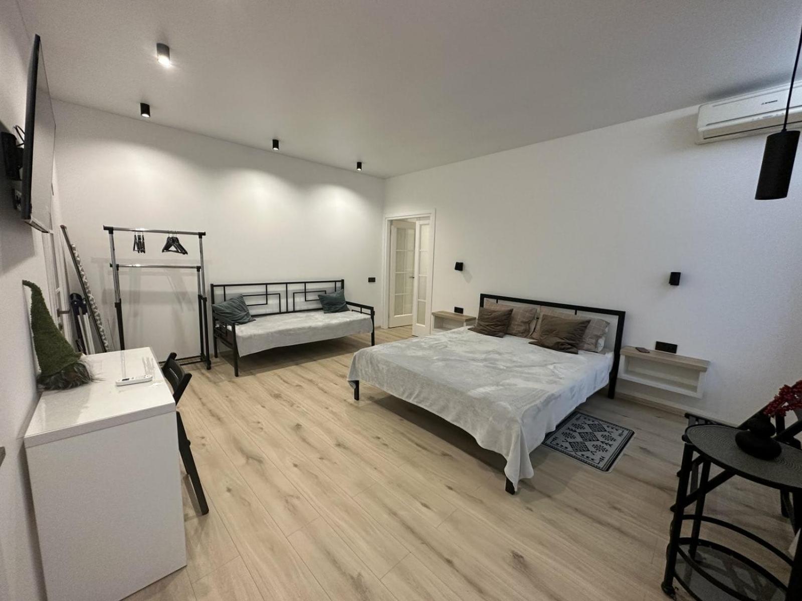 Soborna Apartment Ровно Экстерьер фото